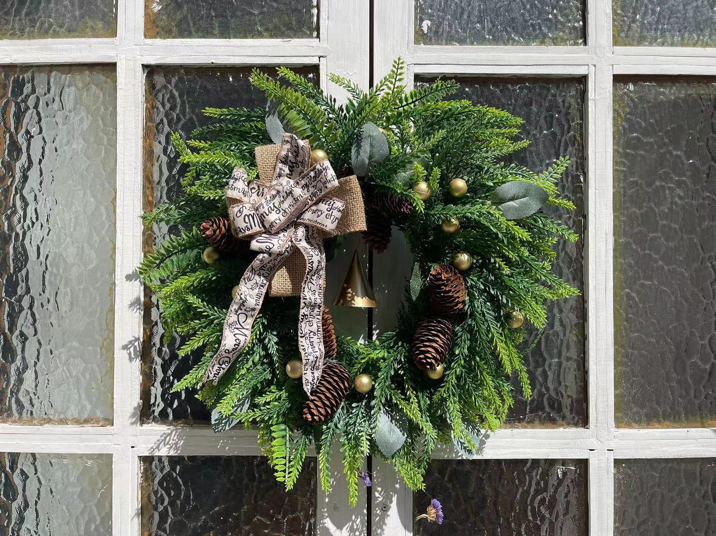 Christmas Pine Cones & Pine Needle Artificial Wreath – 40cm Plastic Decoration