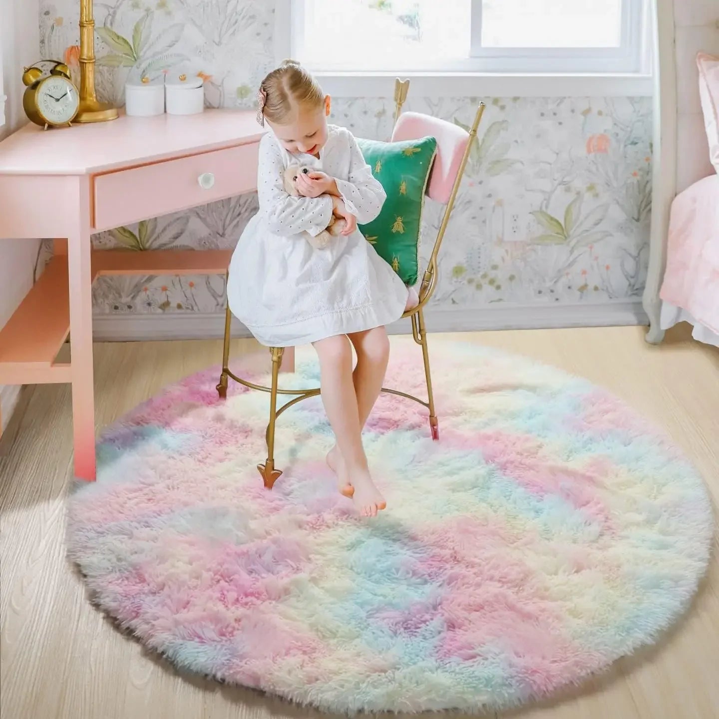 Super Soft Plush Round Rug – Fluffy White Thick Pile Accent Carpet