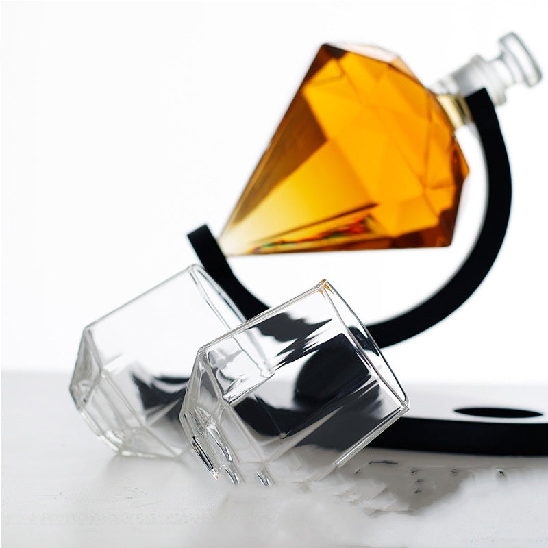 Whiskey & Wine Diamond Set – Borosilicate Glass Bottle, Glasses & Wine Pourer